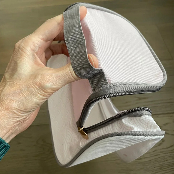 Lightweight Multi Purpose Zippered Case w Handle Pink White Gray Sz OS NWOT - Picture 10 of 13